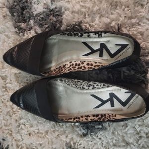 Anne Klein Pointed texture flats